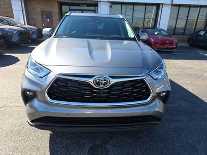 New 2025 Toyota Highlander Limited