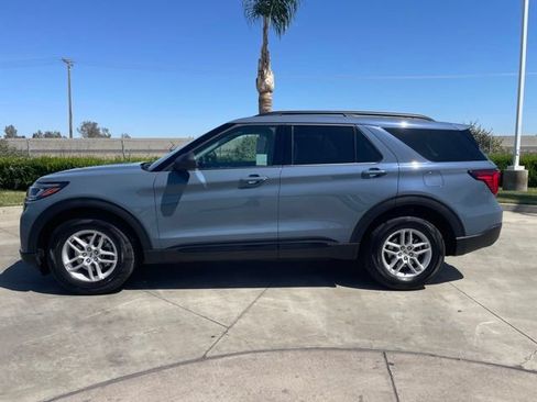 New 2026 Ford Explorer Active RWD image 2