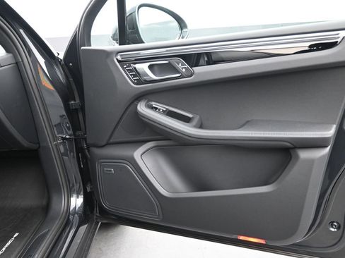 New 2025 Porsche Macan image 11