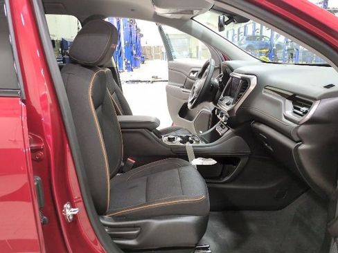 Used 2023 GMC Acadia AT4 image 12