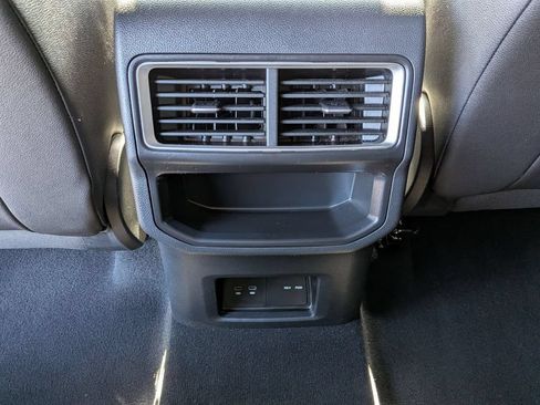 Used 2025 Volkswagen Atlas Cross Sport SE FWD image 27