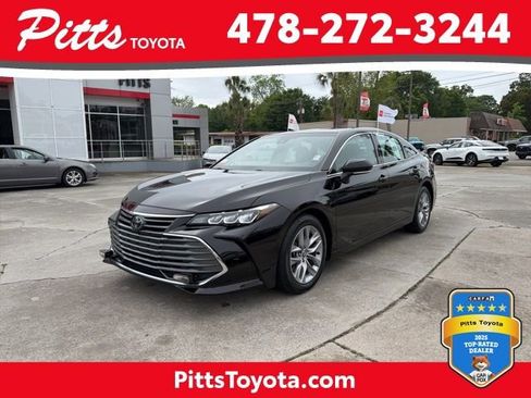 Certified 2022 Toyota Avalon XLE w/ Moonroof Package FWD image 1