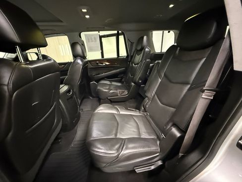 Used 2017 Cadillac Escalade Luxury AWD/4WD image 20