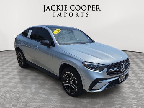Used 2024 Mercedes-Benz GLC 300 4MATIC image 3