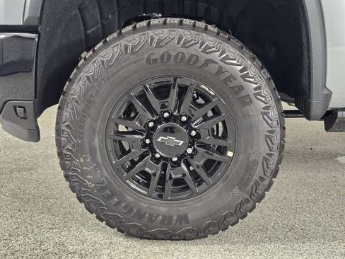 New 2026 Chevrolet Silverado 2500 ZR2 AWD/4WD image 14