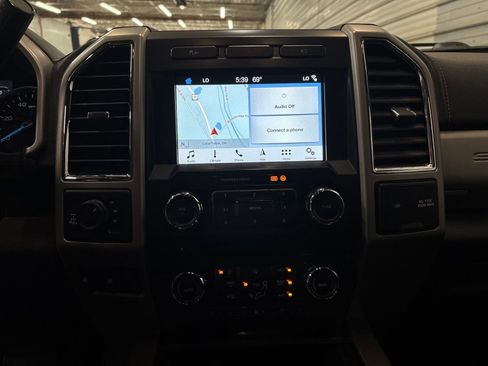 Used 2018 Ford F250 Lariat w/ Lariat Value Package AWD/4WD image 18
