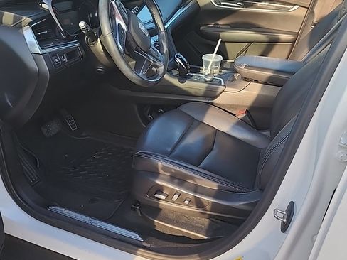 Used 2021 Cadillac XT5 Premium Luxury FWD image 6