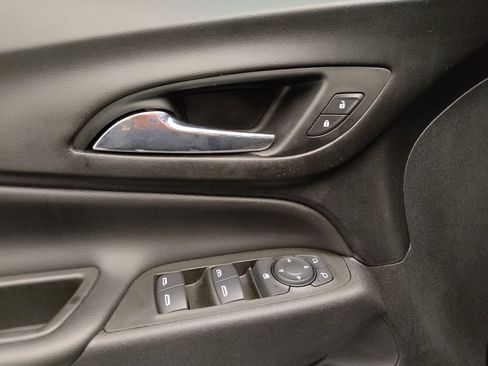 Used 2020 Chevrolet Equinox LT w/ Driver Convenience Package image 27