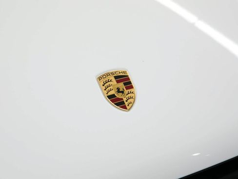 Certified 2025 Porsche Macan AWD/4WD image 17