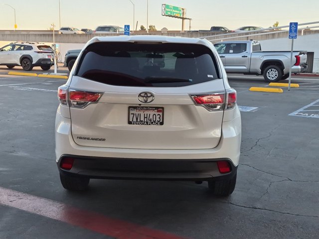 Used 2016 Toyota Highlander LE FWD image 9