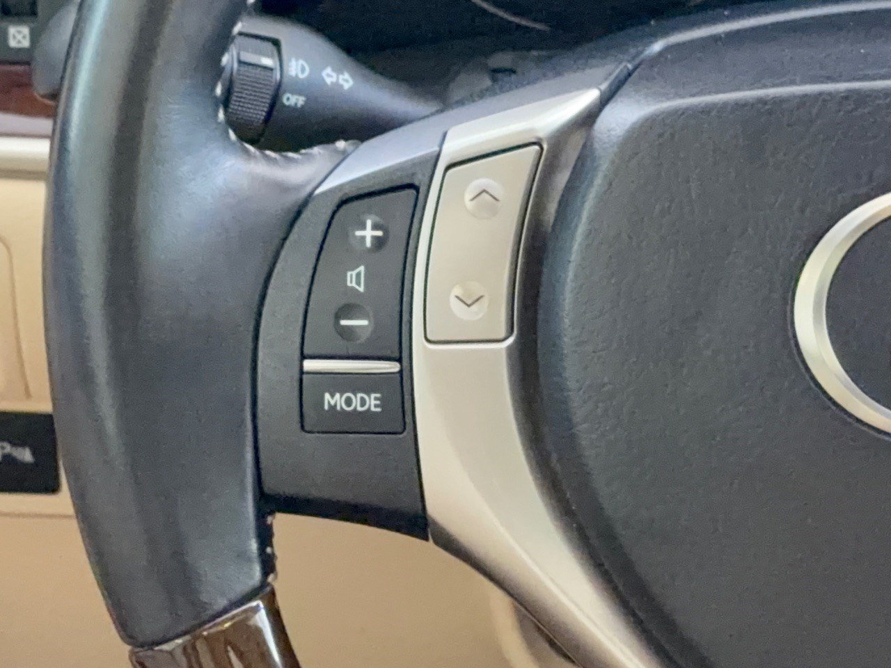 Used 2014 Lexus ES 350 w/ Luxury Package FWD image 18