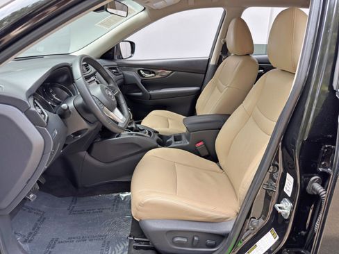 Used 2020 Nissan Rogue SV FWD image 15