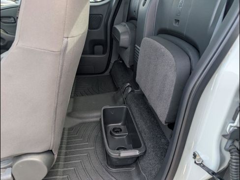 Used 2022 Nissan Frontier S image 14