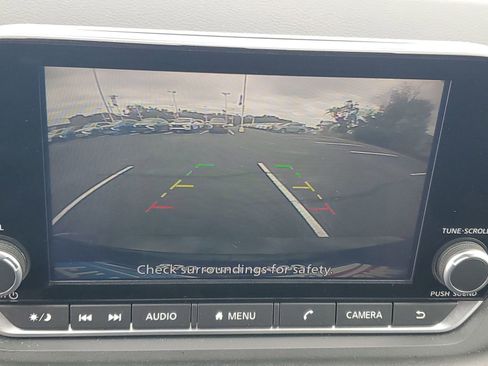 Used 2024 Nissan Rogue SV image 17