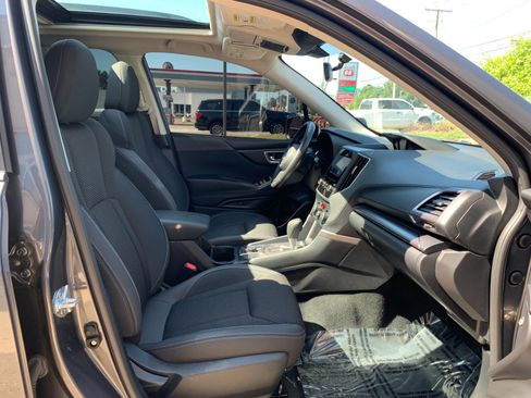 Used 2023 Subaru Forester Premium AWD/4WD image 35