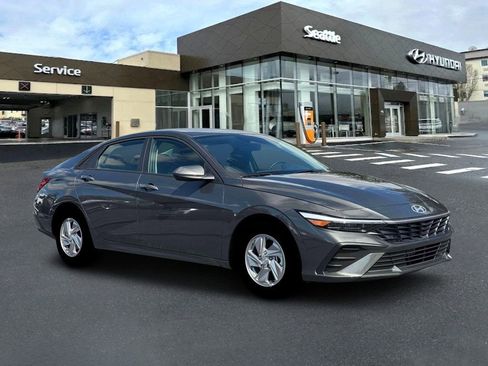 New 2026 Hyundai Elantra SE FWD image 10