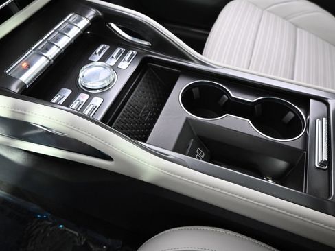 New 2026 Lincoln Nautilus Reserve image 32