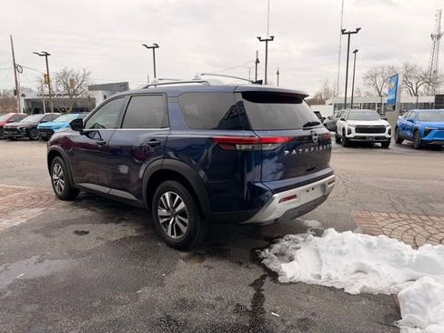 Used 2023 Nissan Pathfinder SL image 5
