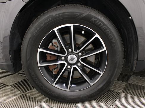 Used 2019 Dodge Journey SE w/ Blacktop Package FWD image 33