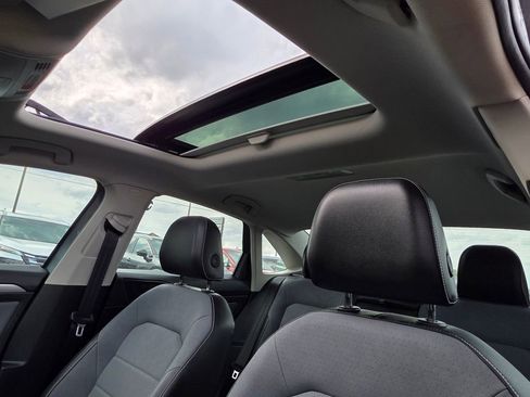 Used 2025 Volkswagen Jetta SE image 29