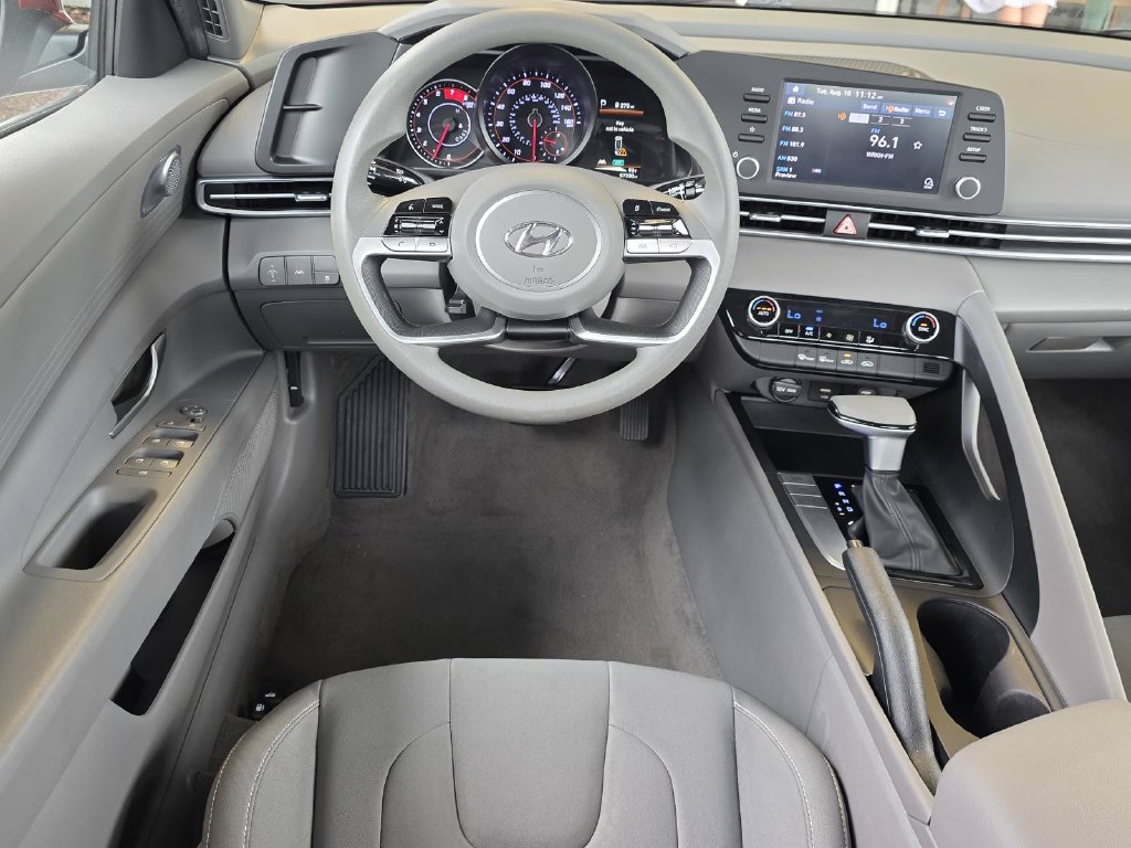 Used 2023 Hyundai Elantra SEL FWD image 10