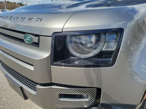 Used 2024 Land Rover Defender 130 X-Dynamic SE AWD/4WD image 14
