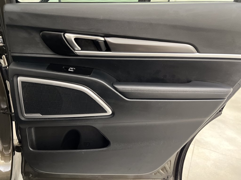 Used 2025 Kia Telluride S FWD image 26