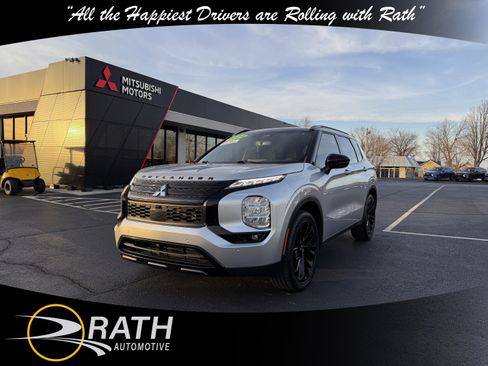 Used 2024 Mitsubishi Outlander SEL Black Edition image 5