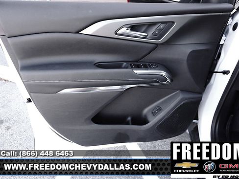 New 2026 Chevrolet Traverse LT w/ Driver Confidence Package image 38