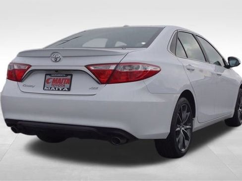 Used 2017 Toyota Camry XSE image 3