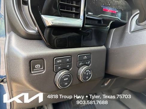 Used 2024 Chevrolet Silverado 1500 LT Trail Boss w/ Protection Package AWD/4WD image 17