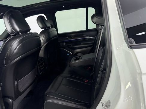 Certified 2022 Jeep Grand Cherokee Overland AWD/4WD image 27