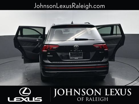 Used 2022 Volkswagen Tiguan SE R-Line AWD/4WD image 34