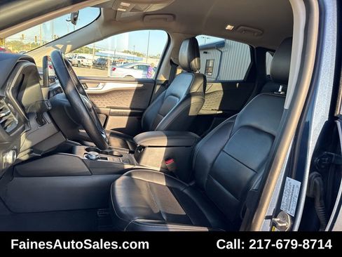 Used 2020 Ford Escape SEL image 9