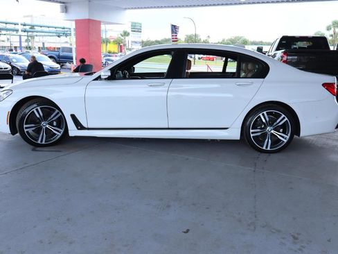 Used 2016 BMW 750i RWD image 10