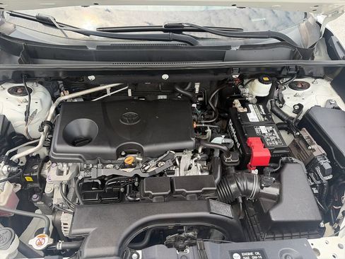 Used 2020 Toyota RAV4 LE FWD image 21