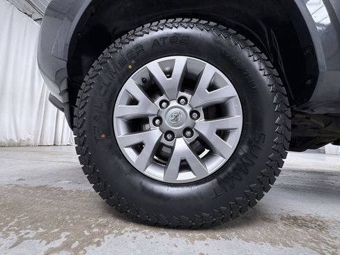 Used 2017 Toyota Tacoma SR5 w/ Tow Package image 15