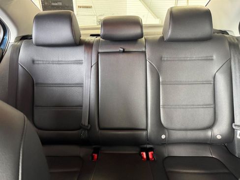 Used 2017 Volkswagen Jetta SE FWD image 10