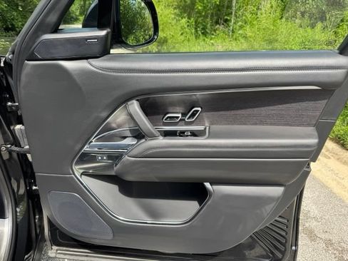 Certified 2025 Land Rover Range Rover SE AWD/4WD image 18