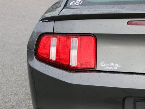 Used 2011 Ford Mustang Premium w/ 202A Rapid Spec Order Code RWD image 6