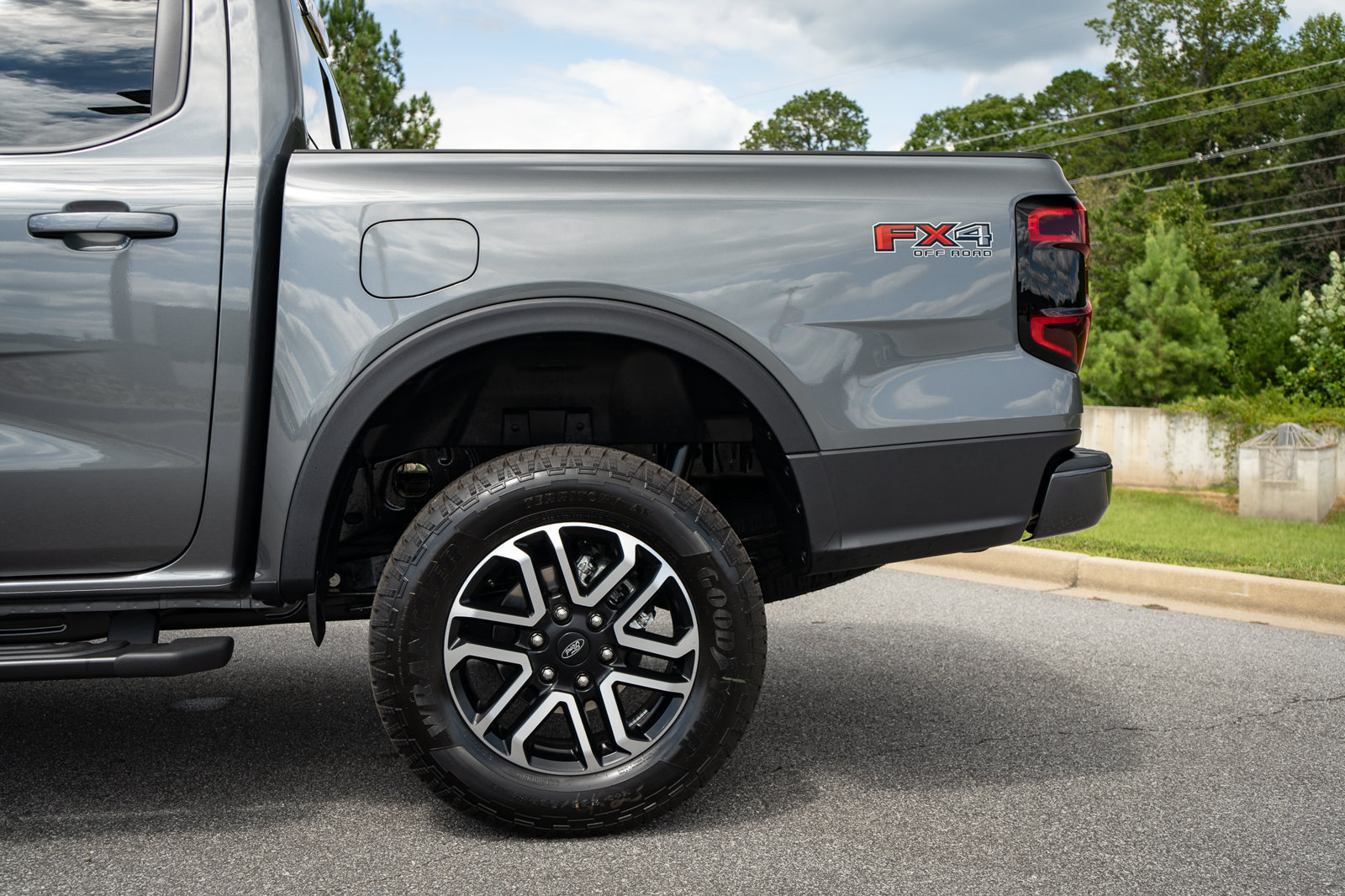 New 2026 Ford Ranger Lariat w/ FX4 Off-Road Package AWD/4WD image 6
