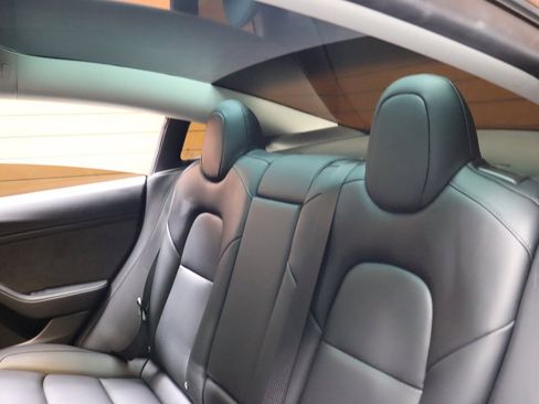Used 2023 Tesla Model 3 Standard Range image 29