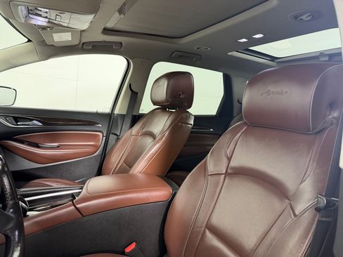 Used 2018 Buick Enclave Avenir w/ Avenir Technology Package FWD image 12