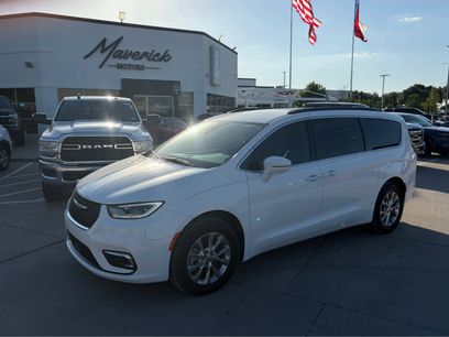 Used 2022 Chrysler Pacifica Touring-L