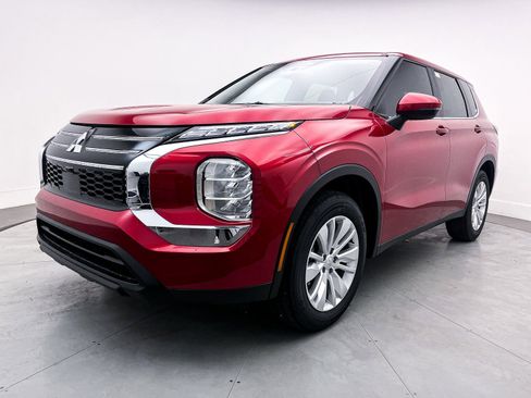 New 2025 Mitsubishi Outlander ES image 3