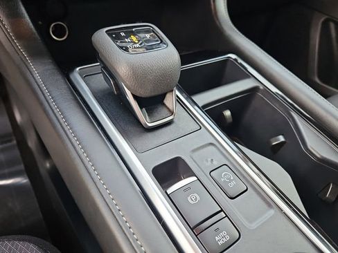 Used 2025 Nissan Pathfinder SV image 22