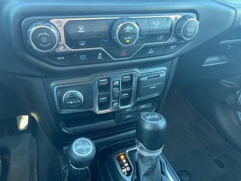 Used 2023 Jeep Wrangler Unlimited image 14