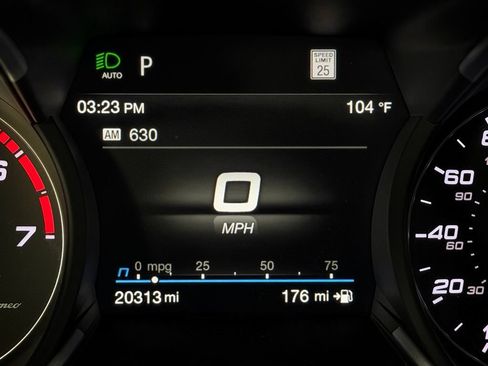 Used 2023 Alfa Romeo Stelvio Veloce AWD/4WD image 20