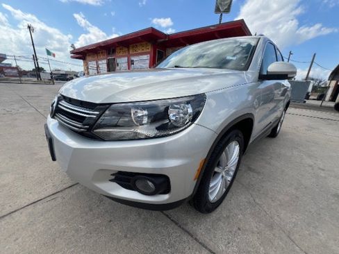 Used 2013 Volkswagen Tiguan SE image 1