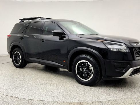 Used 2025 Nissan Pathfinder Rock Creek AWD/4WD image 3